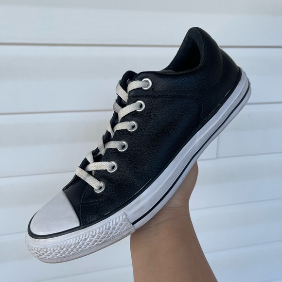 Leather All Star Converse- Men size 8 - Picture 4 of 10